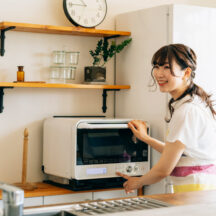 電子レンジを使ったカレーの正しい温め方は？注意点も併せて解説