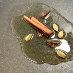 スパイスのテンパリングとは？香りを引き出すコツや注意点を解説